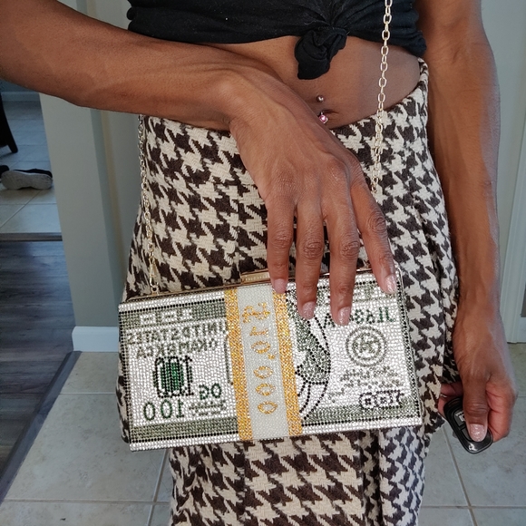 Dazzling Cash Clutch - Picture 5 of 16